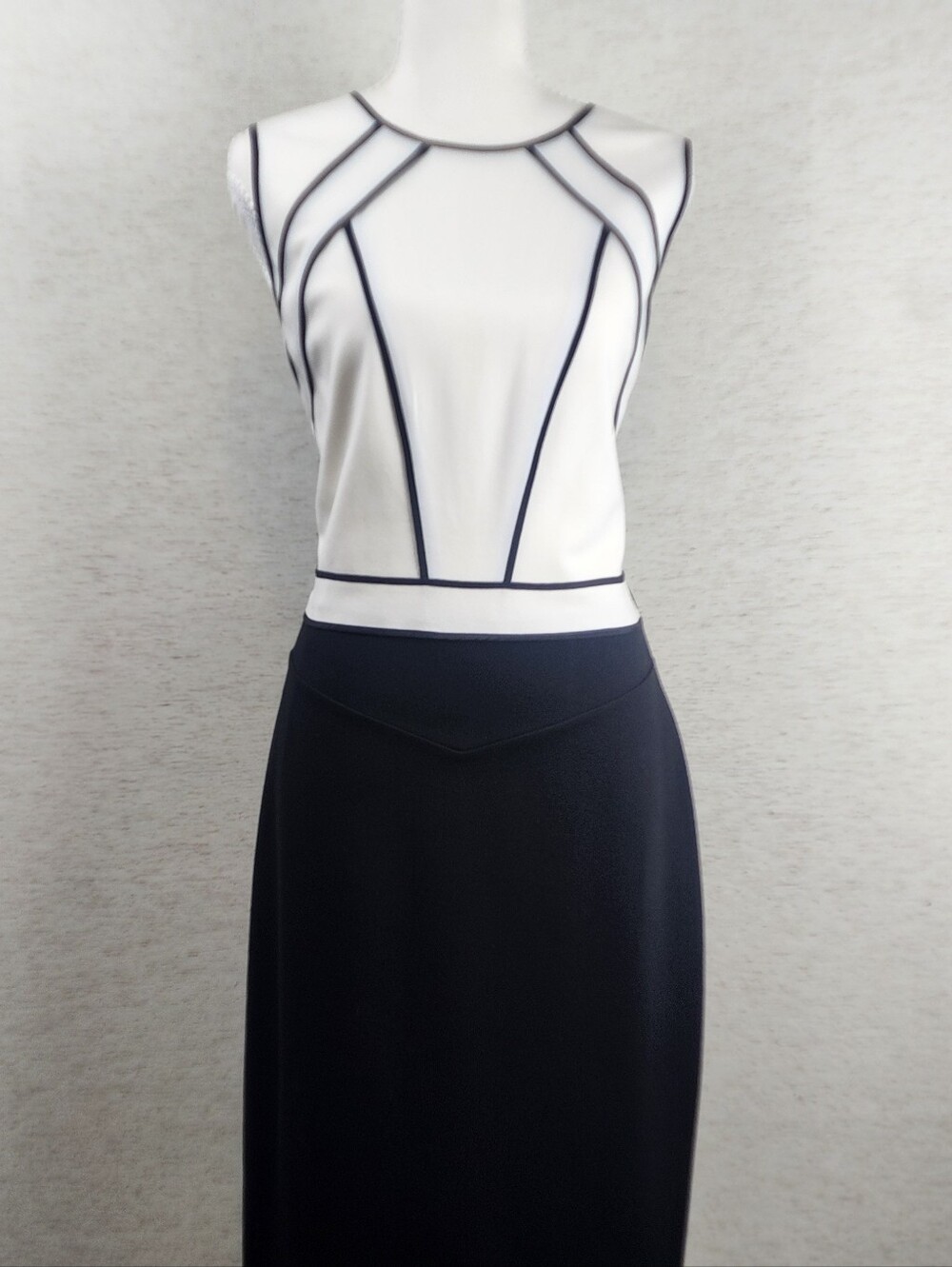 White House Black Market Luxe Stretch Black And White Block Print Dress